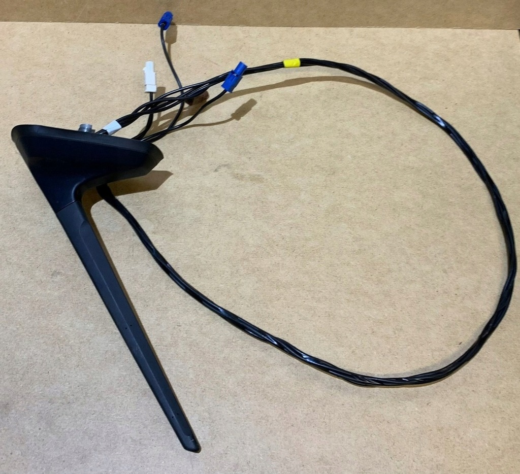 фото №1, Renault captur ii clio v антенна кровельная навигация радио gps 282169737r