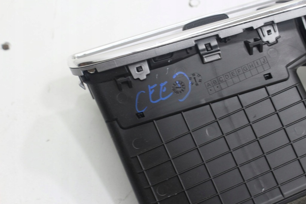 фото №8, Рамка спидометра решётки обдув kia ceed ii lift eu