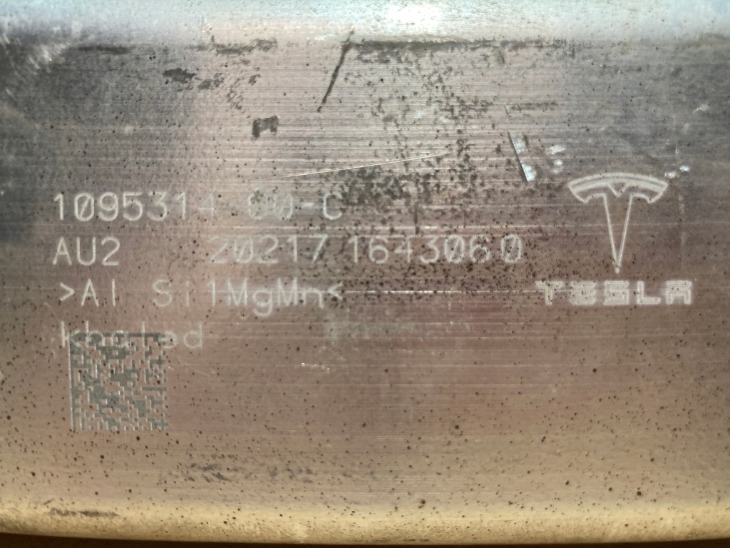 фото №8, Балка бампера заднього tesla 3 1095314