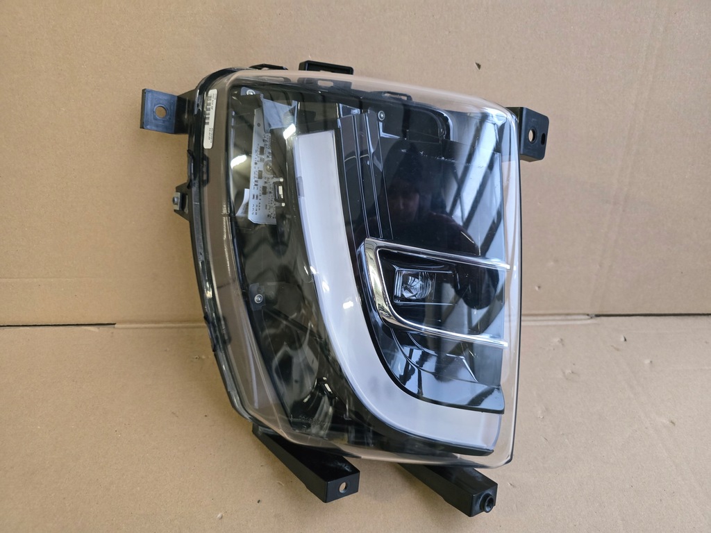 фото №1, Tesla x противотуманная фара правый led 1034331-00-b