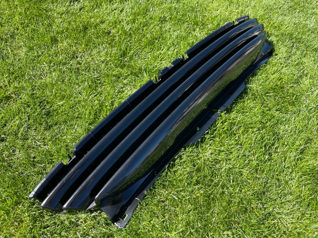 Mini cooper r56 решётка радиатора решётка  радиатора 160843-00 166149-10 Доставка