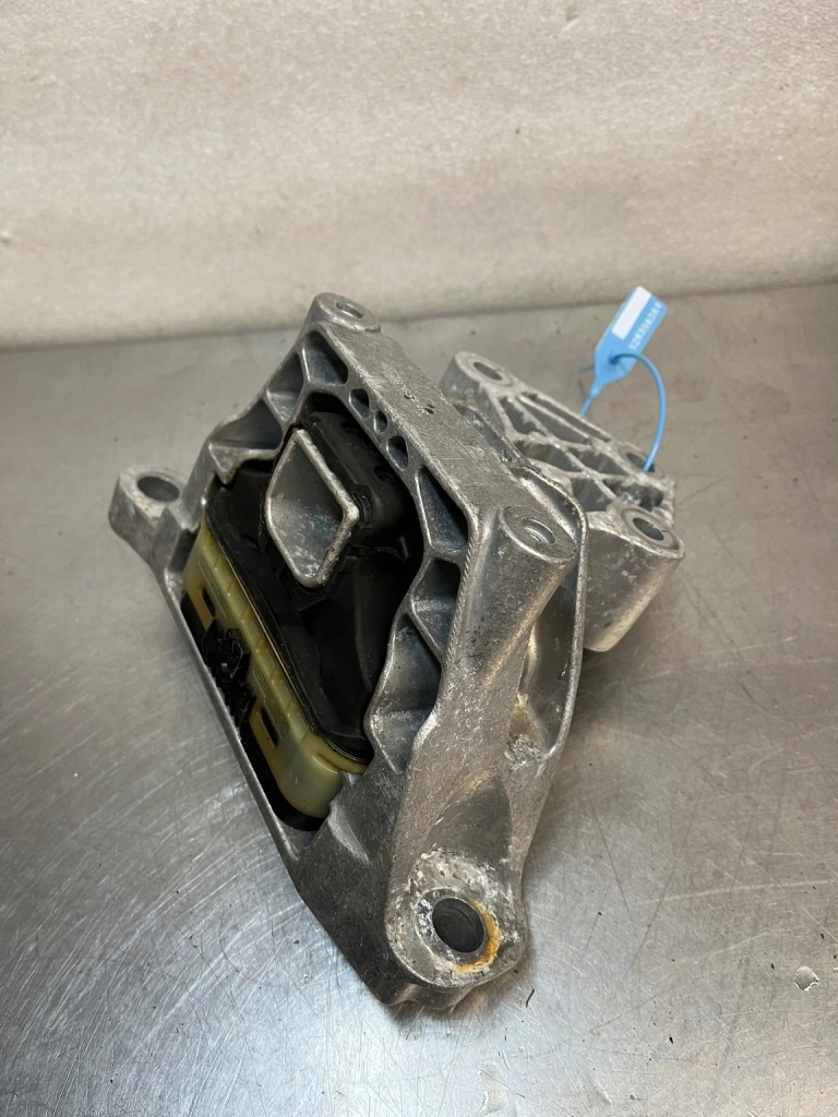 Купити Кронштейн подушка двигуна renault master iv 4 2024- 112106544r 112119523r