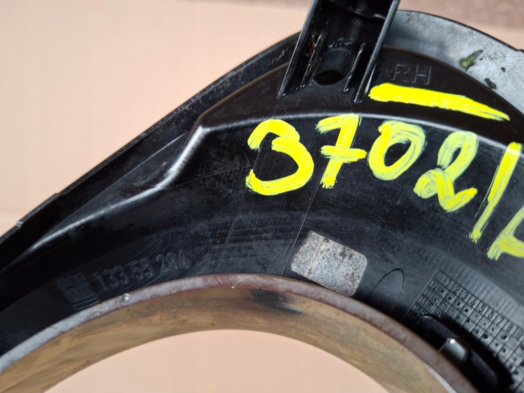 Решётка рамка противотуманной фары opel adam правая Недорого