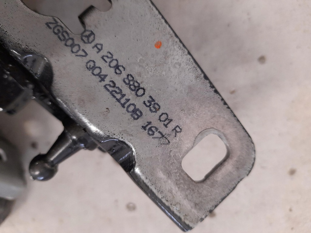 фото №10, Петли капот mercedes w206