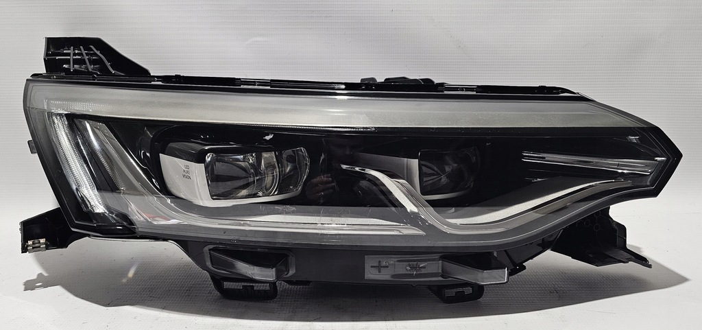 фото №1, Новый оригинальный фара правый led pure vision renault talisman 2015-2020