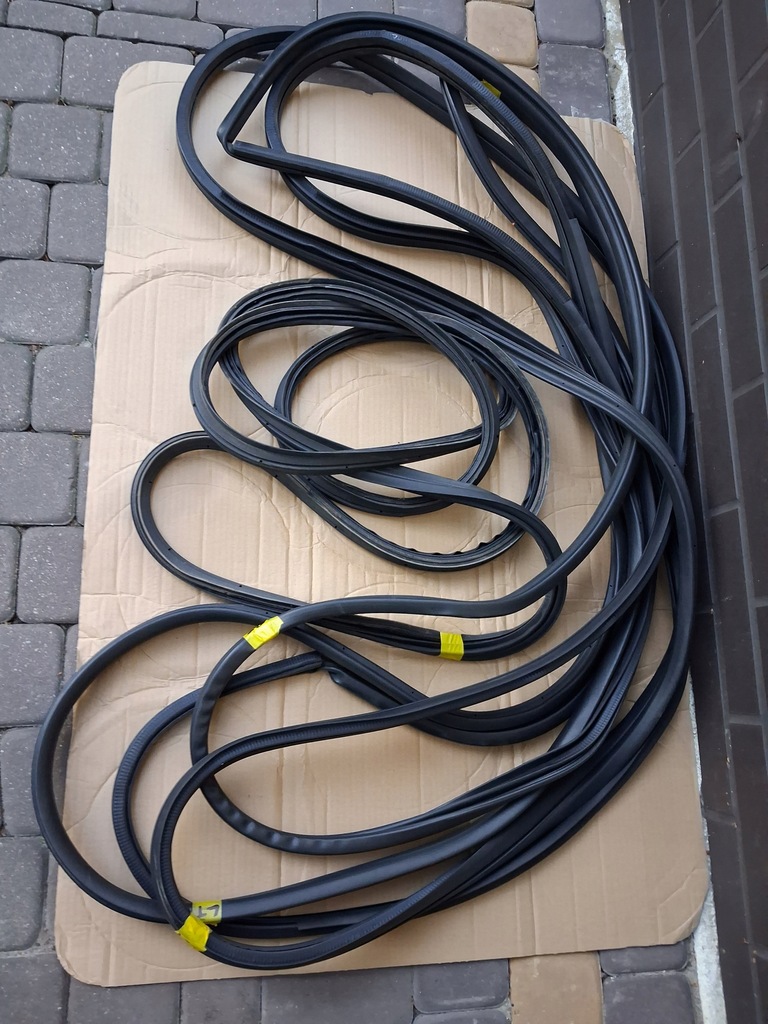 фото №6, Toyota sienna 2.5 2021 xl40 прокладка дверь левый перед кузовная idealna