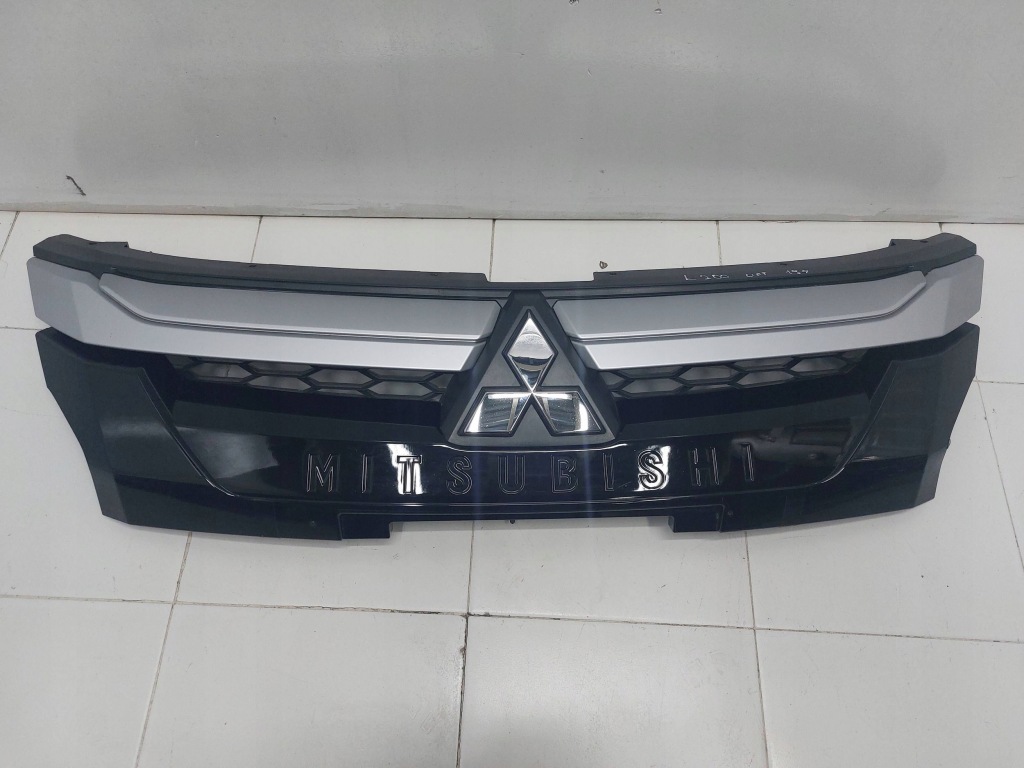 фото №1, Mitsubishi l200 vi 19r решётка радиатора решётка радиатора накладка перед 7450b291zz