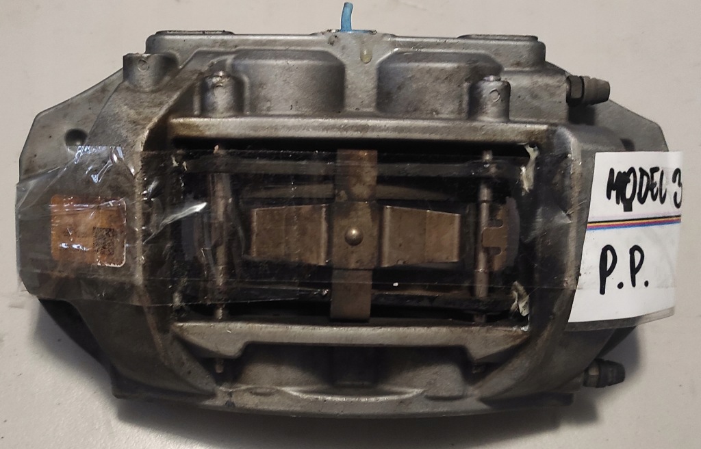 Купити Tesla model 3 y супорт гальмівний гальмівні колодки правий перед