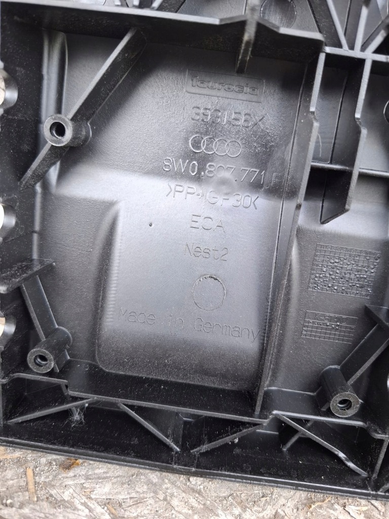 фото №5, Audi a4 a5 b9 2016-24 rok 8w0807771f кронштейн поперечина передний жалюзи