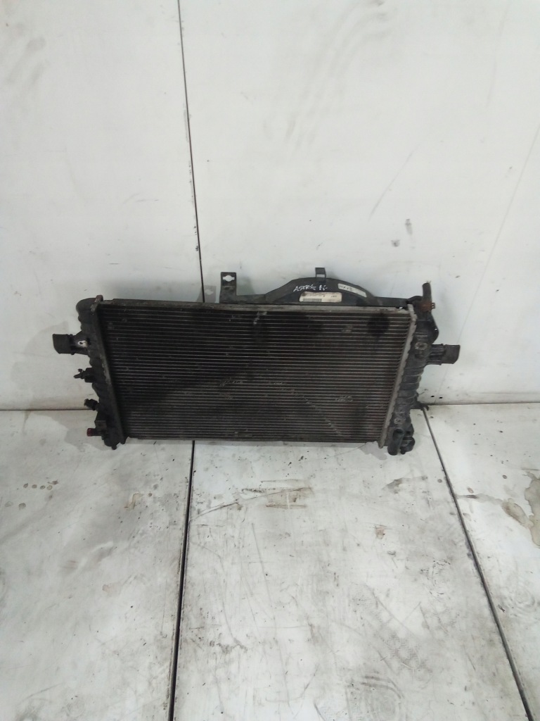 фото №3, E352 pas радіатор zafira b 13170110