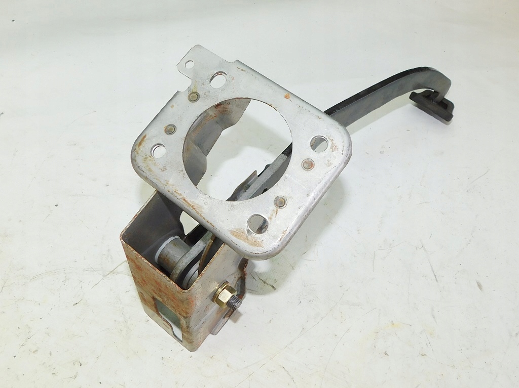 фото №8, Hyundai santa fe i 2.0 136km 06r педаль тормоза