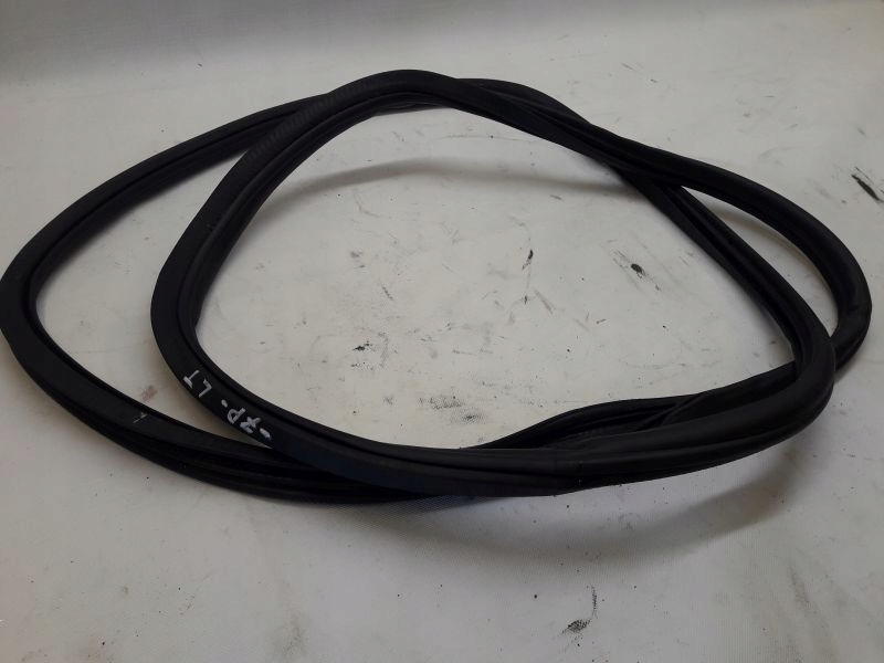 фото №2, Porsche cayenne 7p прокладка двері лівий задня