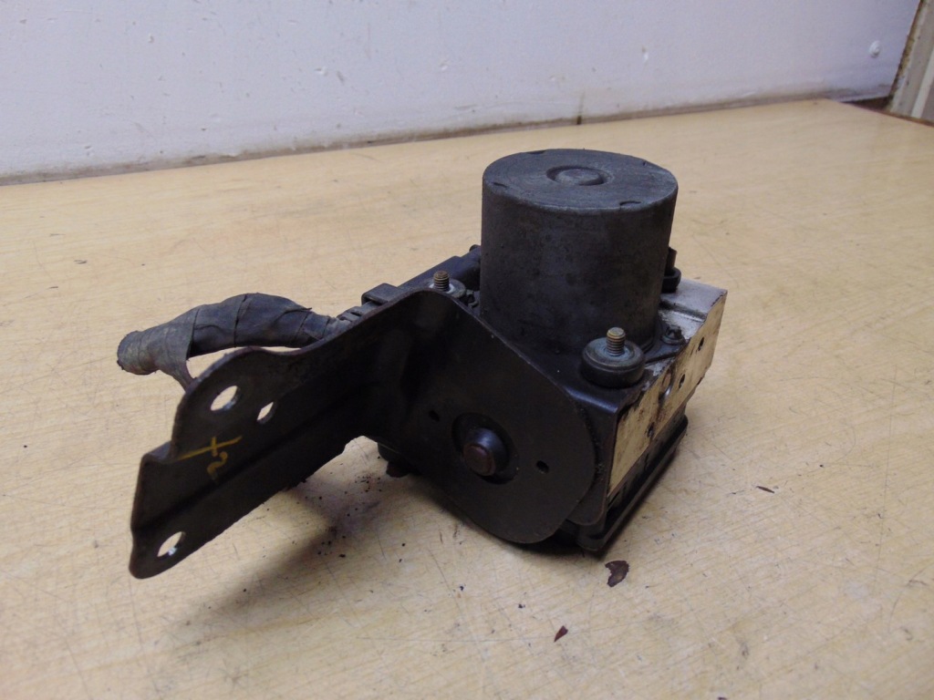 Насос abs блок управления hyundai santa 2 2.2d 58910-2b850 Недорого