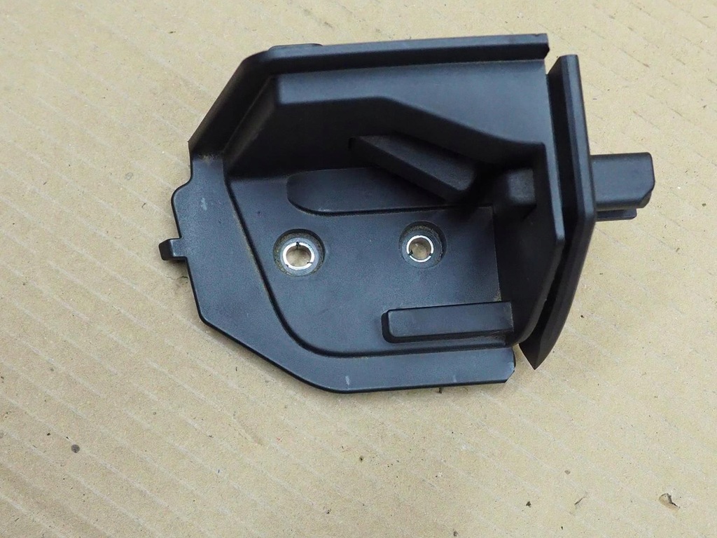 фото №8, Bmw 2 f46 gran tourer замок шторка багажника левый