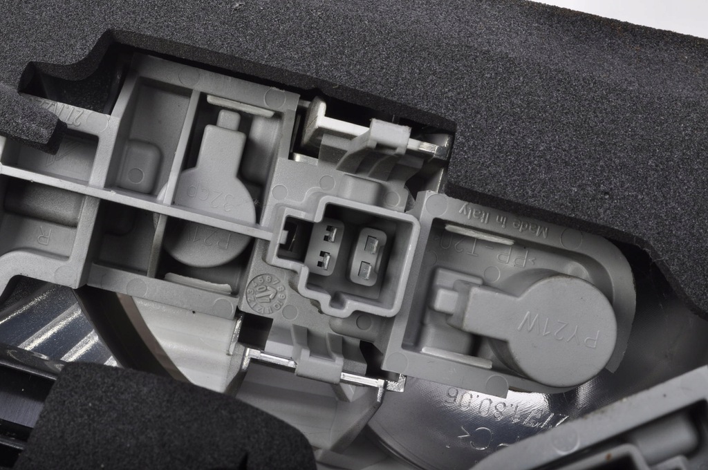 фото №10, Volvo c30 лампа права задня правий задня