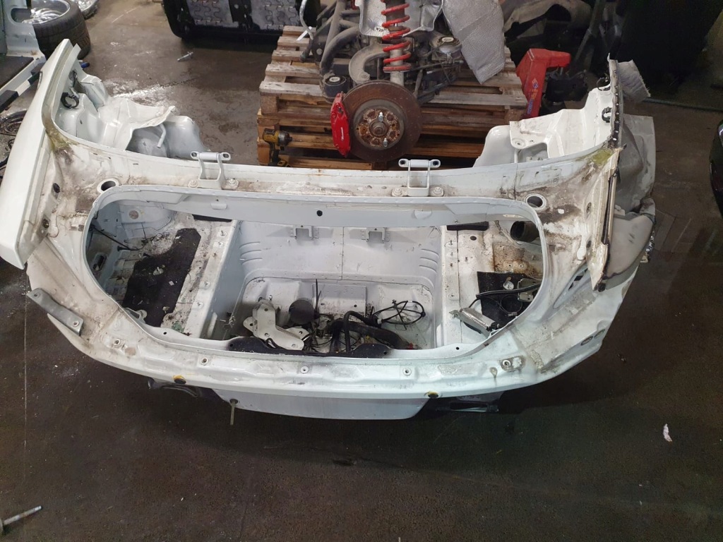 фото №1, Maserati grancabrio чверть піддон задній pas підсилювач