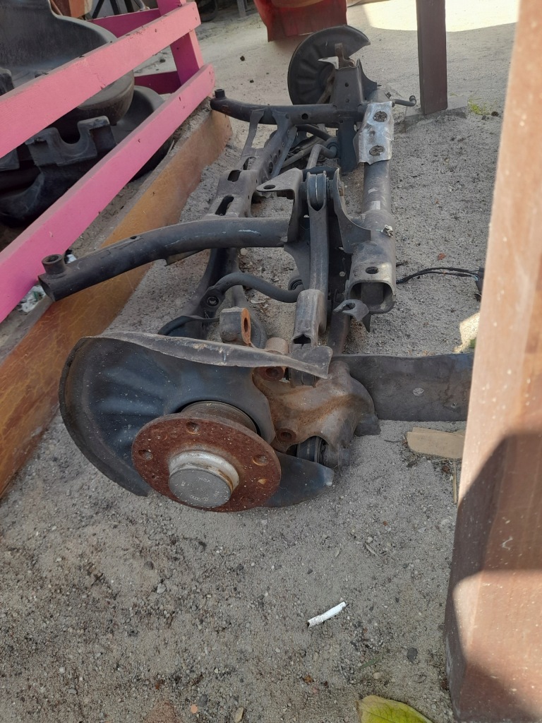 фото №1, Oś балка подвеска задняя 5q0501049af vw golf vii sportsvan leon 5f