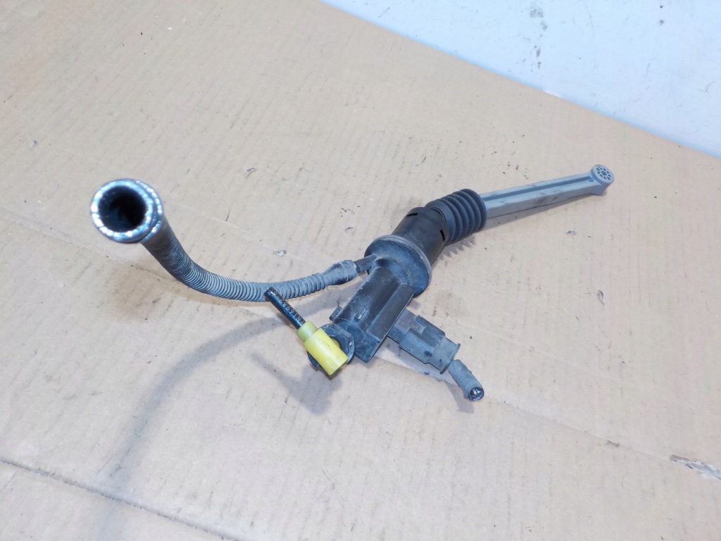 Купить Citroen ds3 2017r 3-d рестайлинг  1.2thp pąpka сцепления 0307 085336