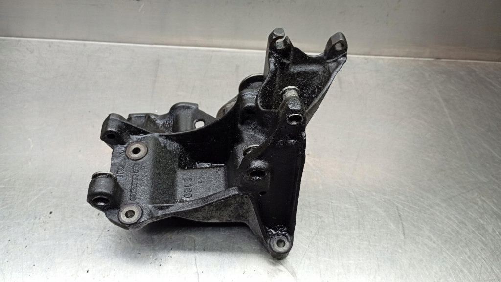 Купити Кронштейн генератора 9634962980 citroen berlingo peugeot partner 1.9d