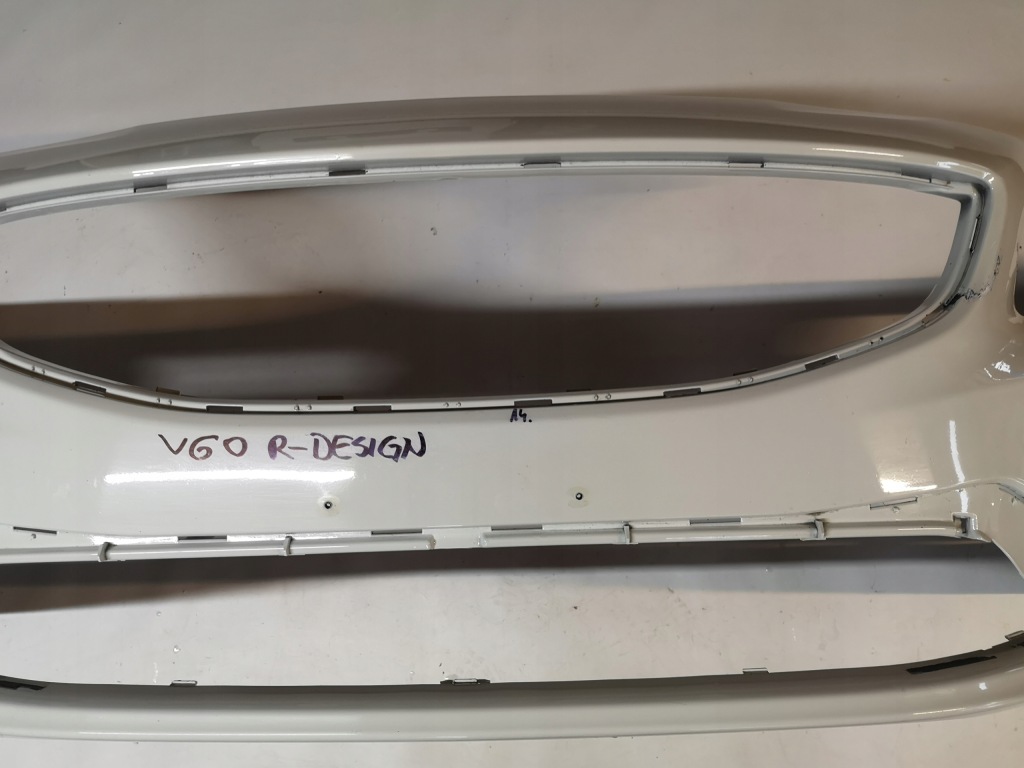 фото №4, Volvo v60 lift r-design - бампер перед polecam