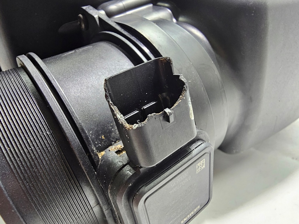 фото №9, Корпус фільтра повітря 2.2 hdi citroen c5 iii #4184