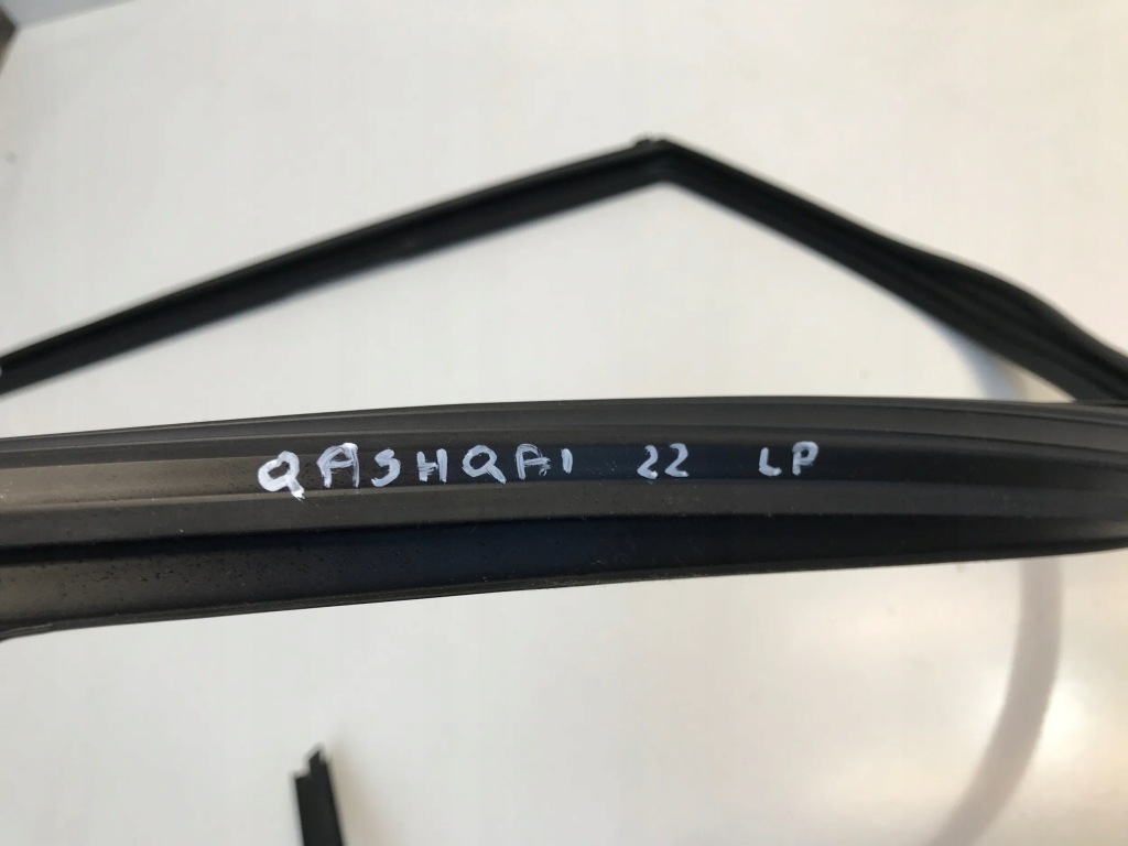 фото №3, Qashqai iii j12 2022 прокладка стекло перед левая