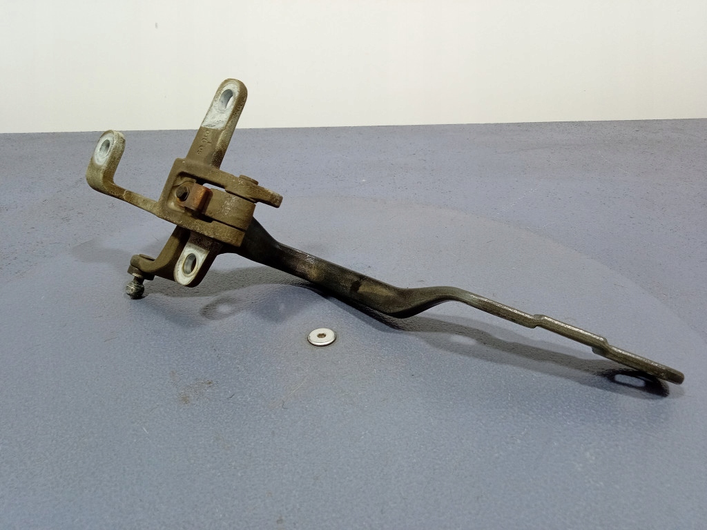 Bmw x4 f98 g02 петля задний крышки багажника левое  7424413 в Украине