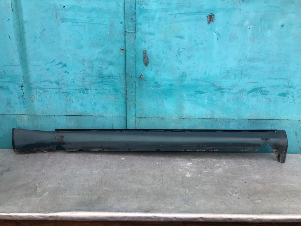 фото №1, Mercedes w124 левая молдинг накладка порог sedan