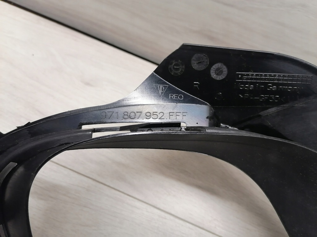 фото №9, Porsche panamera рамка выхлоп правая - 971807952