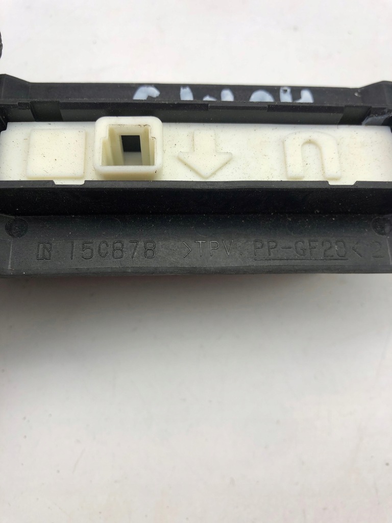 фото №3, Toyota auris кнопка открывания багажника