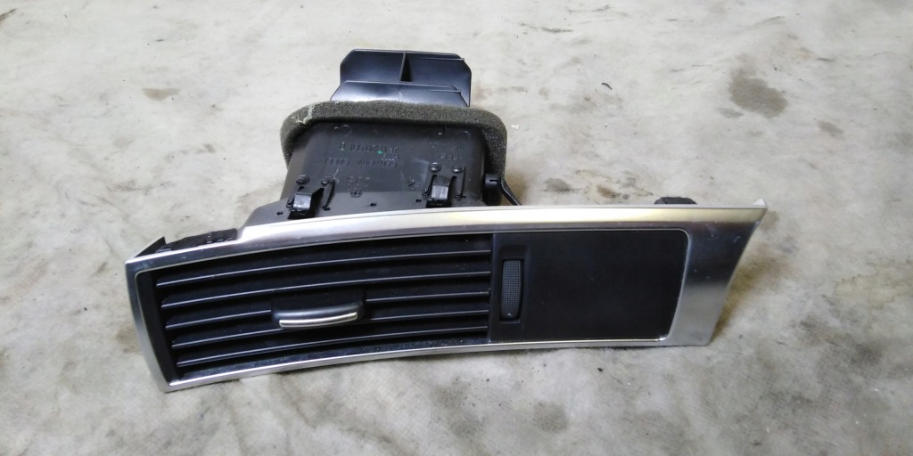 фото №1, Audi a6 c6 решітка обдув ліва 06r eu 4f1820901d