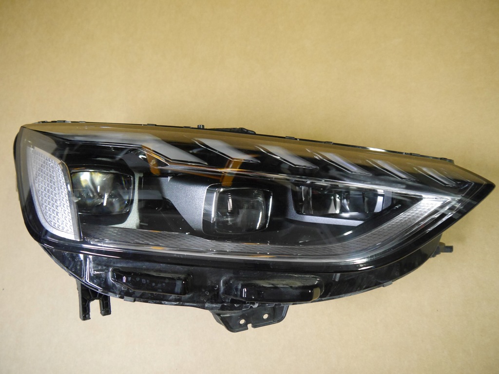 фото №13, Audi a4 b9 лампы светодиодный matrix 8w0941035f 8w0941036f