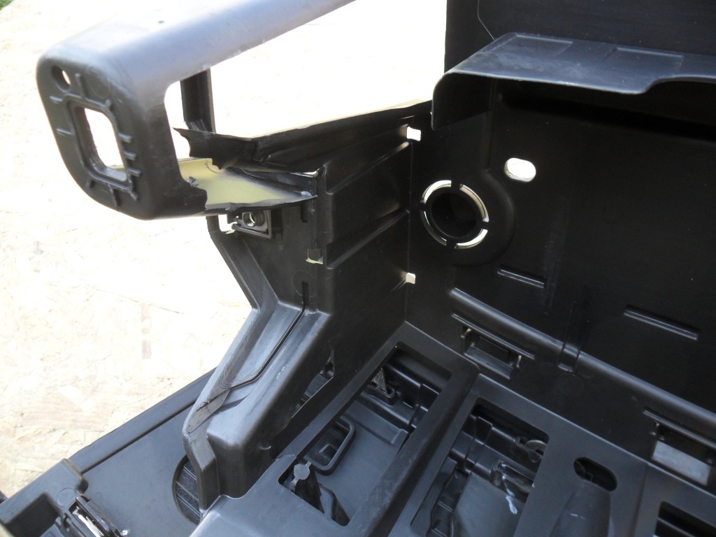 Підсилювач верхній бампера решітка радіатора opel grandland 2022 рік 9840122877 Доставка