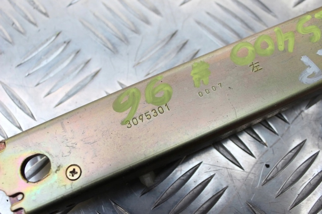 фото №5, Lexus ls400 89-94 моторчик поперечина безпеки lp