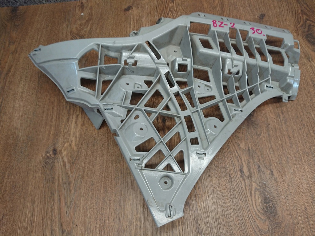 фото №1, Ford b-max направляющая левый задняя бампера av110296a23-a