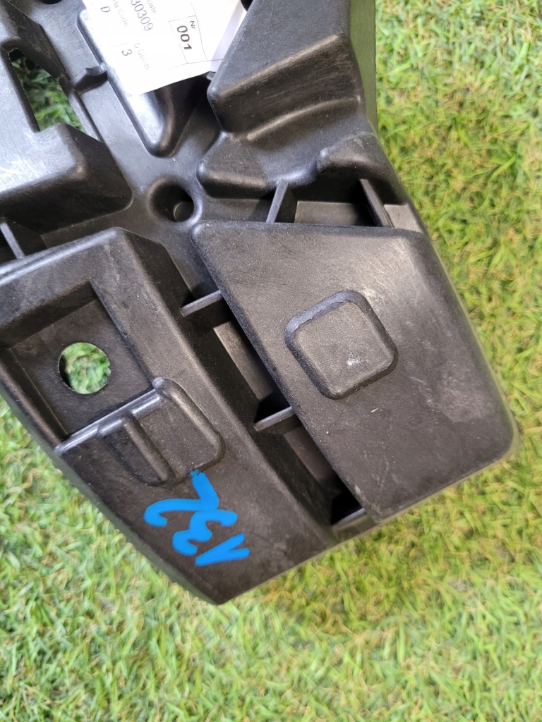 фото №9, Volvo v60 напрямна бампера кронштейн задня 32390722