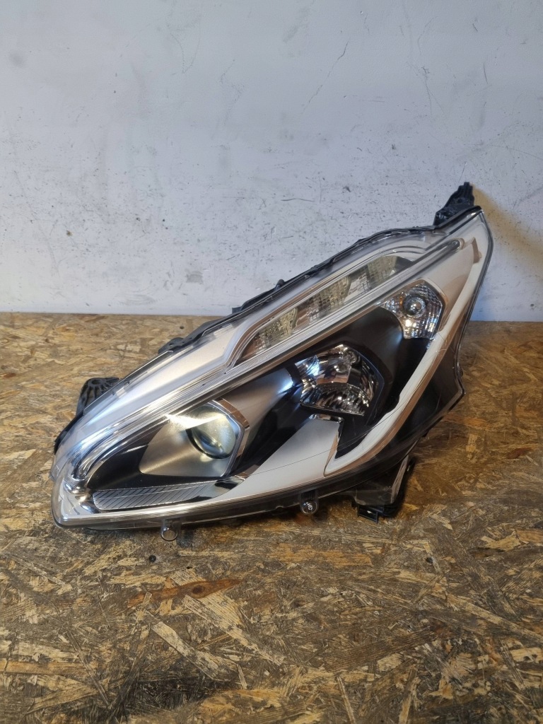 фото №1, Фара лампа peugeot 208 lift