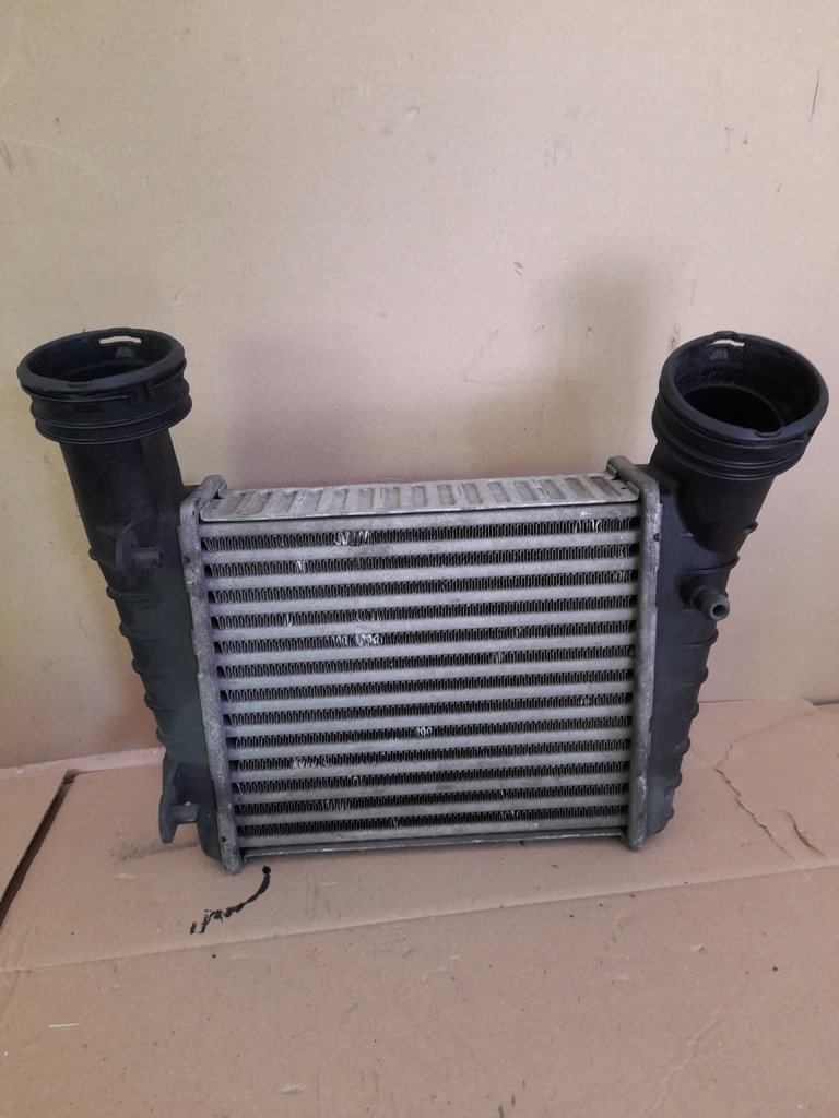 Купити Інтеркулер vw passat b5 8d0145805c