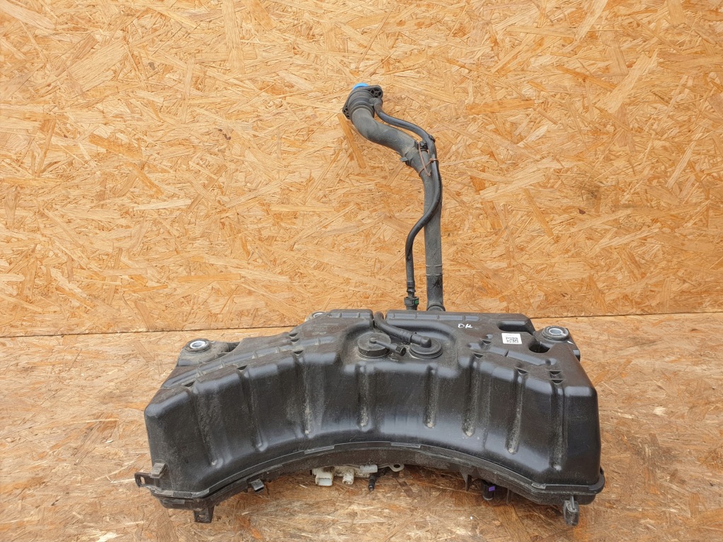 фото №1, Renault clio v бак adblue 172a21630r 237g00331r