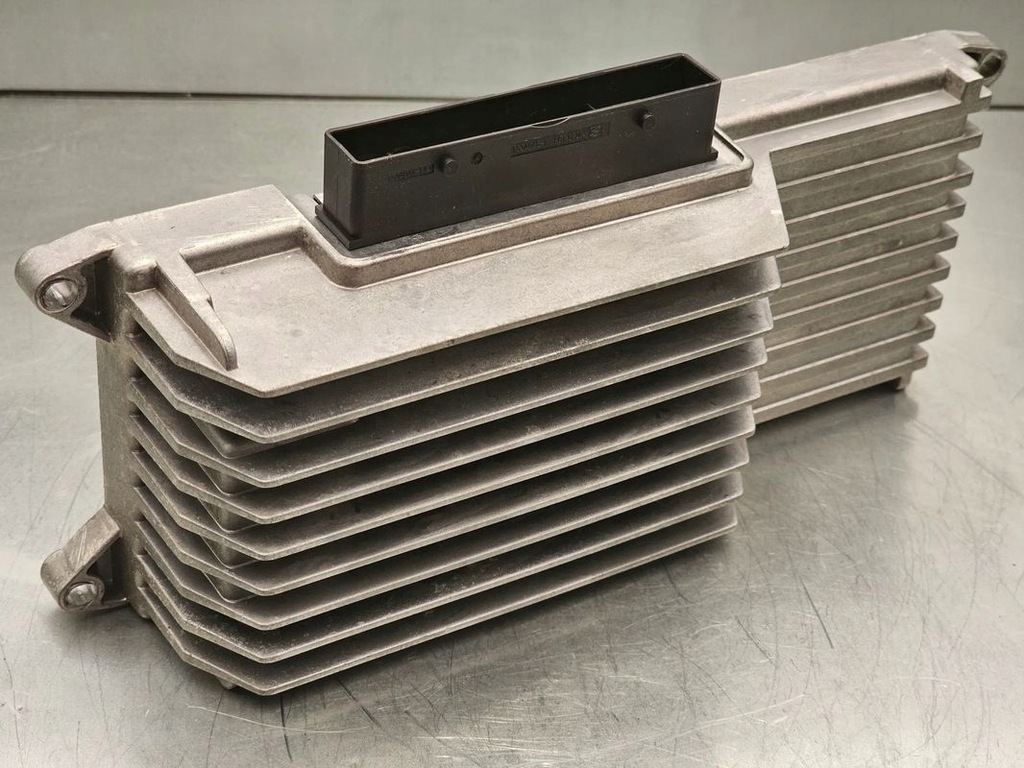 фото №2, Audi a4 b8 a5 8t усилитель радио аудио 8r1035223a