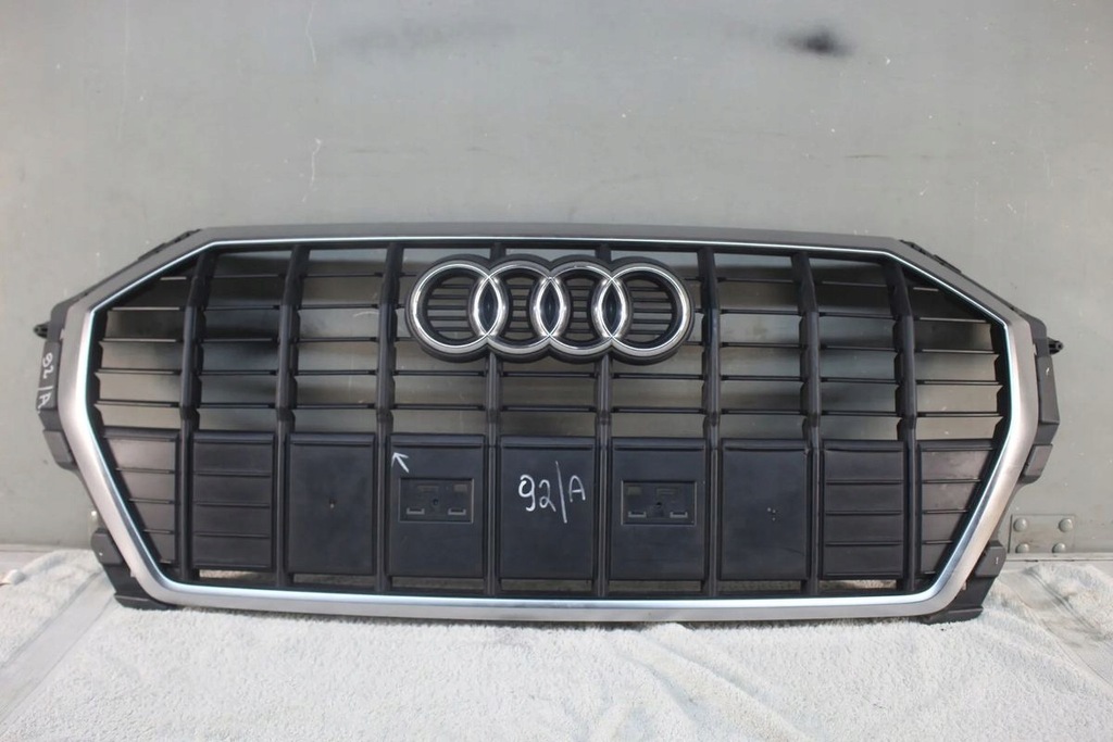 фото №1, Решётка радиатора audi q3 83a853651