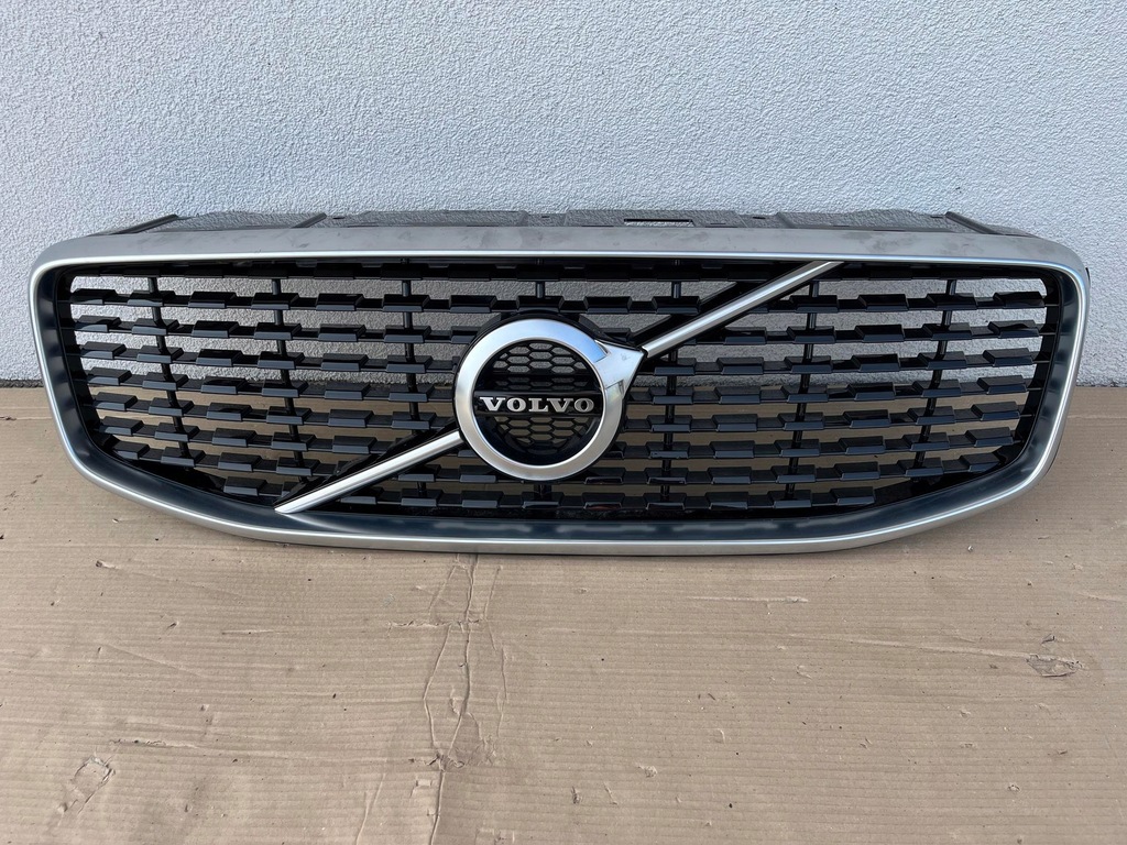 фото №1, Решётка радиатора решётка радиатора volvo xc60 ii r design хороший