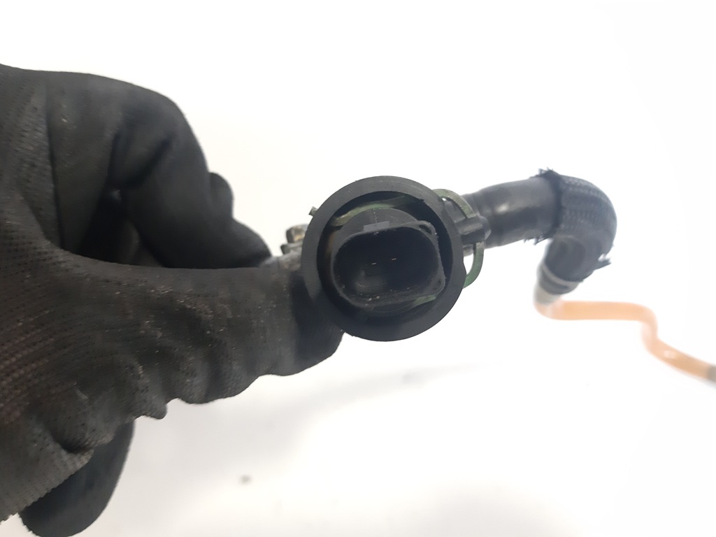 фото №5, Датчик топлива audi a4 b7 3.0 tdi 038906081b