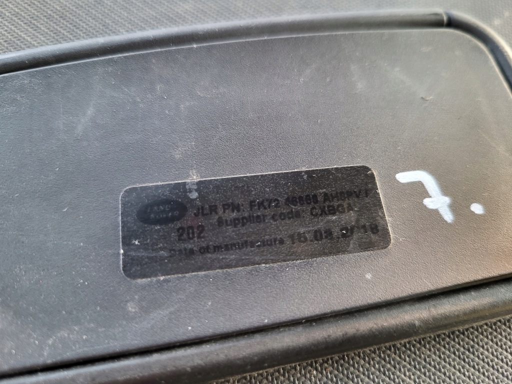 фото №3, Шторка багажника land rover discovery sport l550