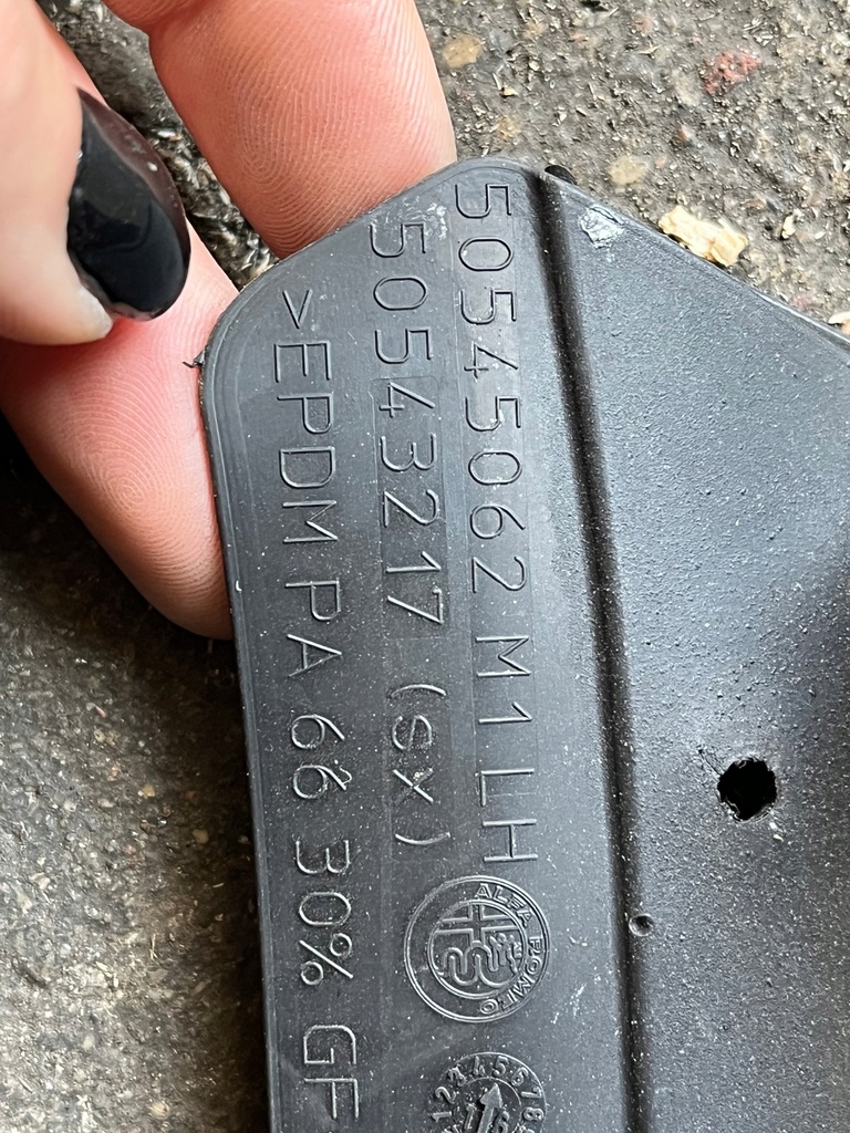 фото №4, 88 alfa romeo giulia молдинг дверь хром передняя l