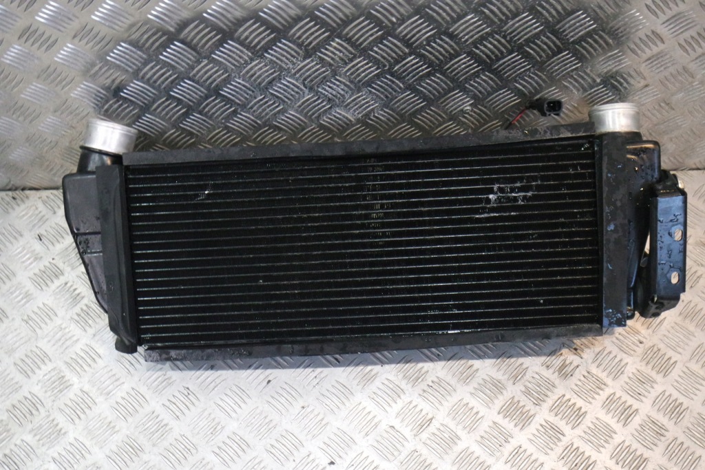 Интеркулер правая  левая интеркулер ferrari f8 tributo 488 748562 748559 в Украине