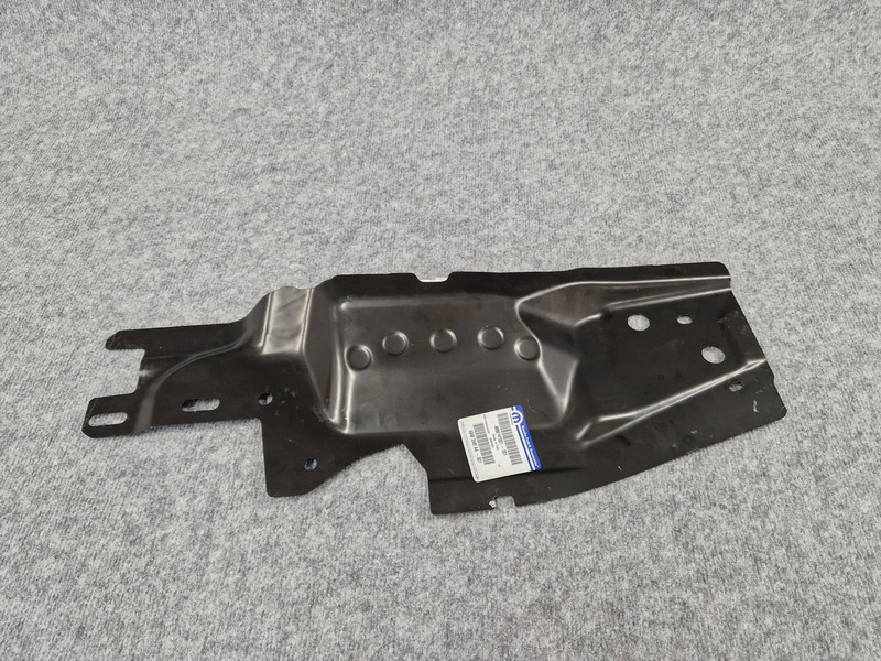 фото №1, Jeep renegade 68483340aa кронштейн кронштейн крыла новый оригинальный номер