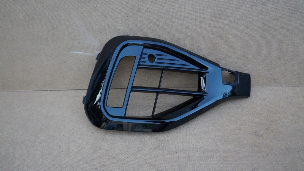 фото №1, Vw t-roc t roc lift r line r-line решётка бампера правая 2ga853190a