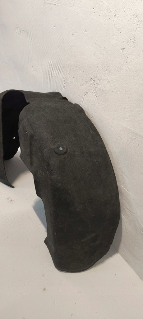 Подкрылок левая задний  tesla model s в Украине