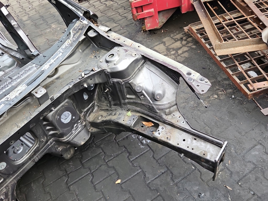 фото №8, Лонжерон левая подкрылок четверть seat leon iii 12-